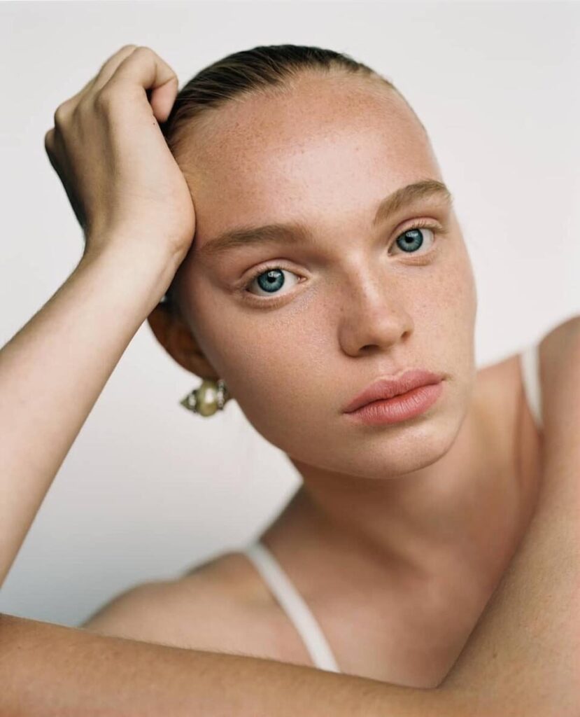 jarní trendy v líčení - minimalistický look